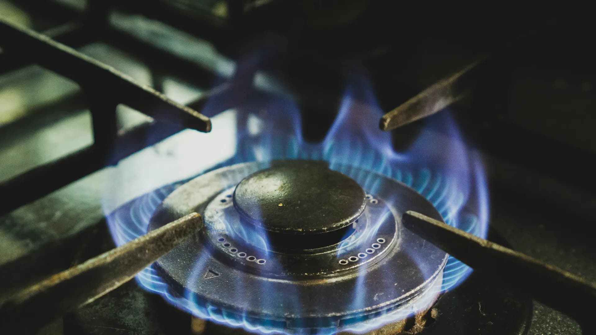 Gas soundness test being carried out and certified